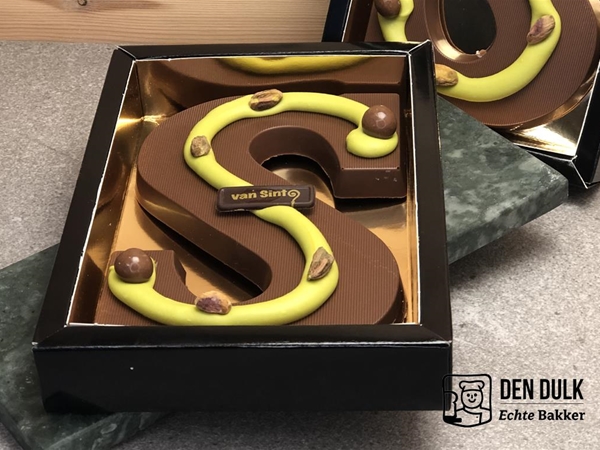 Dubai melkchocoladeletter